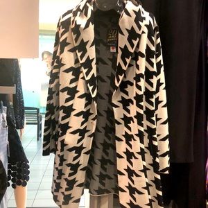 Frank Lyman knit Long Sweater